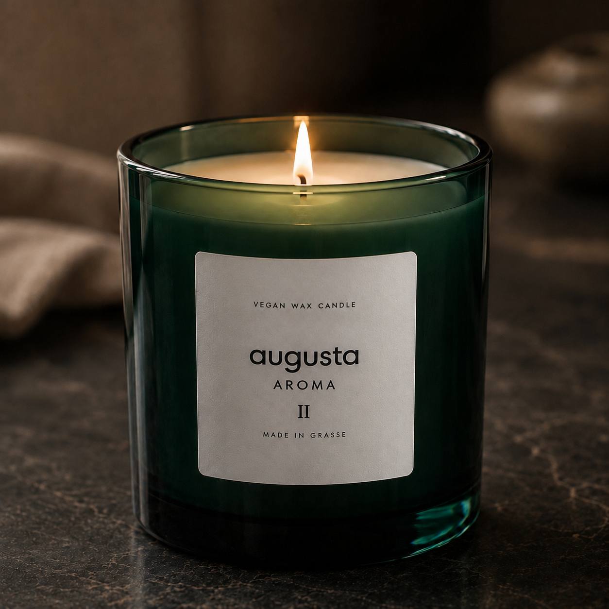 Augusta Aroma II Duftkerze - Kardamom, Ingwer & Zedernholz