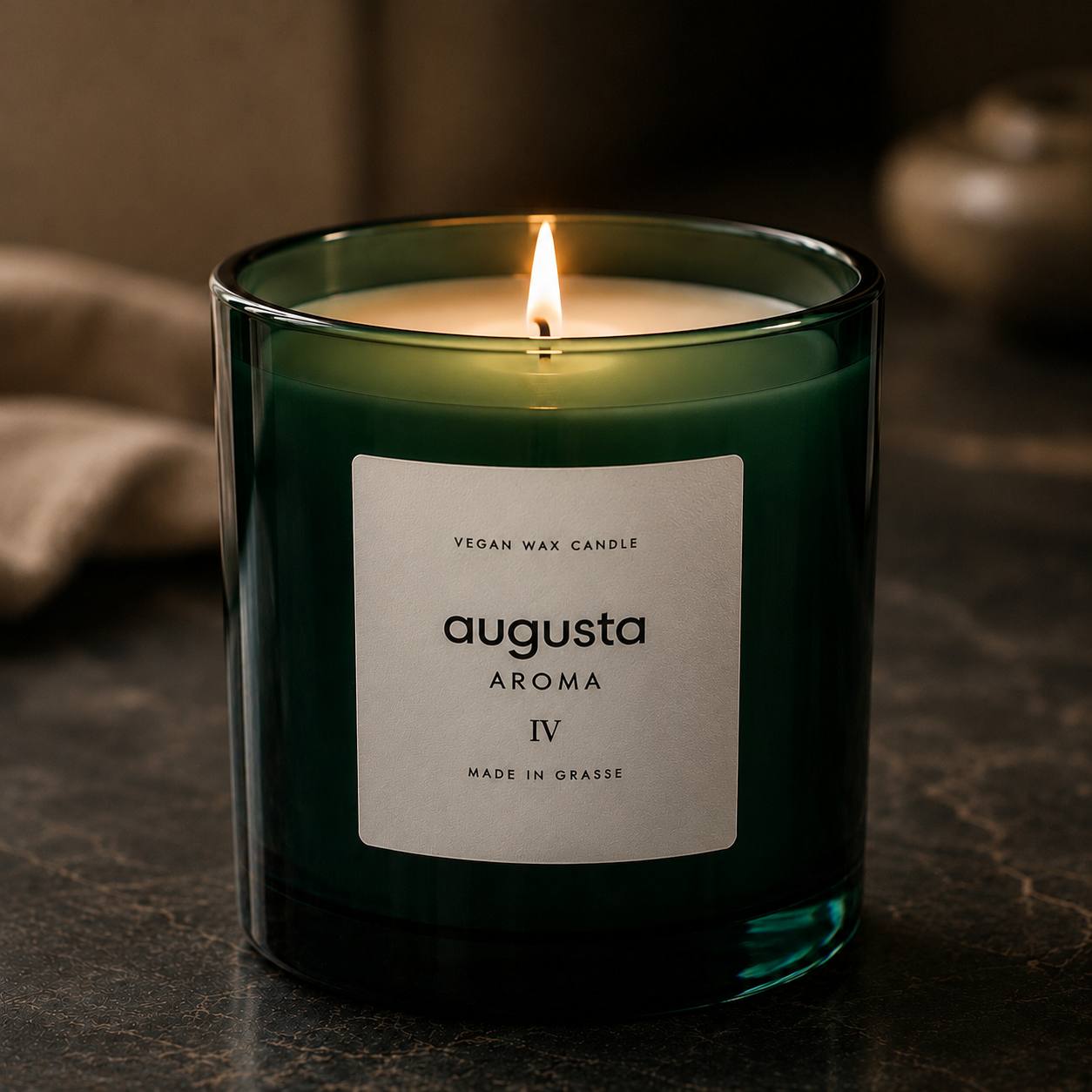 Augusta Aroma IV Duftkerze - Rose, Minze & Adlerholz (Oud)